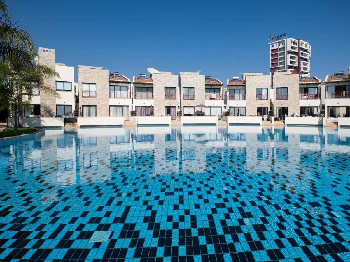 Sanders Aqua Park Resort - Precious 3-Bedroom Holiday Home With Shared Pool Limassol Bagian luar foto