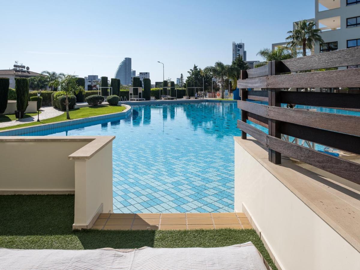 Sanders Aqua Park Resort - Precious 3-Bedroom Holiday Home With Shared Pool Limassol Bagian luar foto